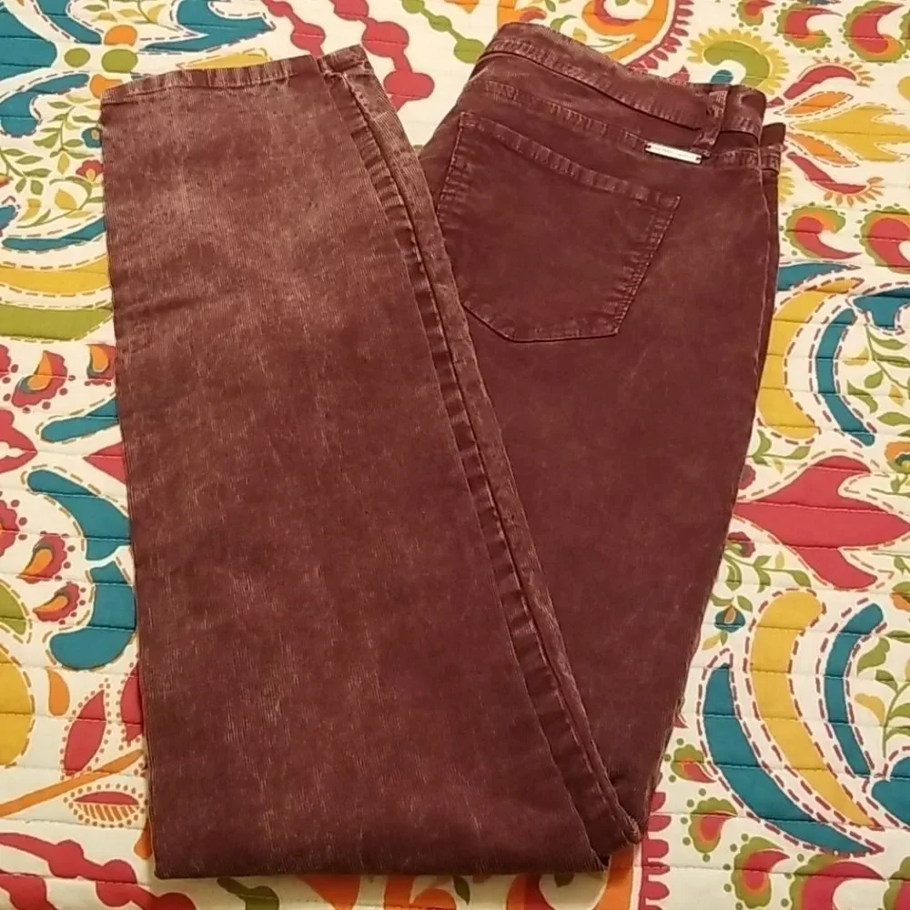 New York & Co NWT Burgundy Distressed Corduroy Soho Jeans 4